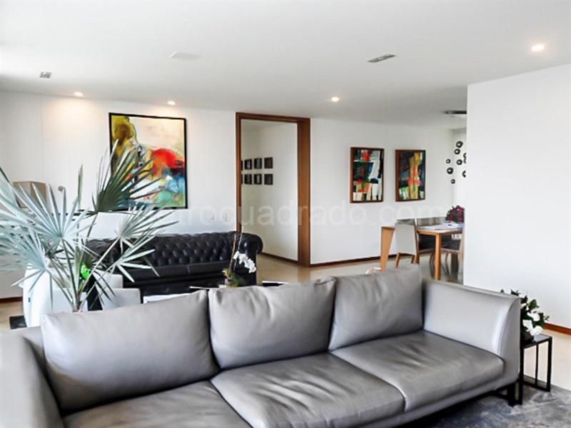 Apartamento de Lujo de 3 Alcobas en El Tesoro - 2