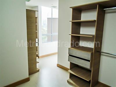 Apartamento en venta en El Poblado, Medellín · foto 7 de 19