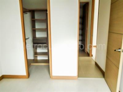 Apartamento en venta en El Poblado, Medellín · foto 8 de 19