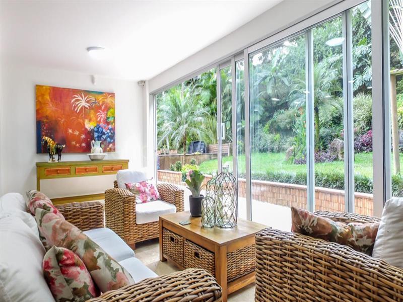 Independent House for Mixed Use in Poblado