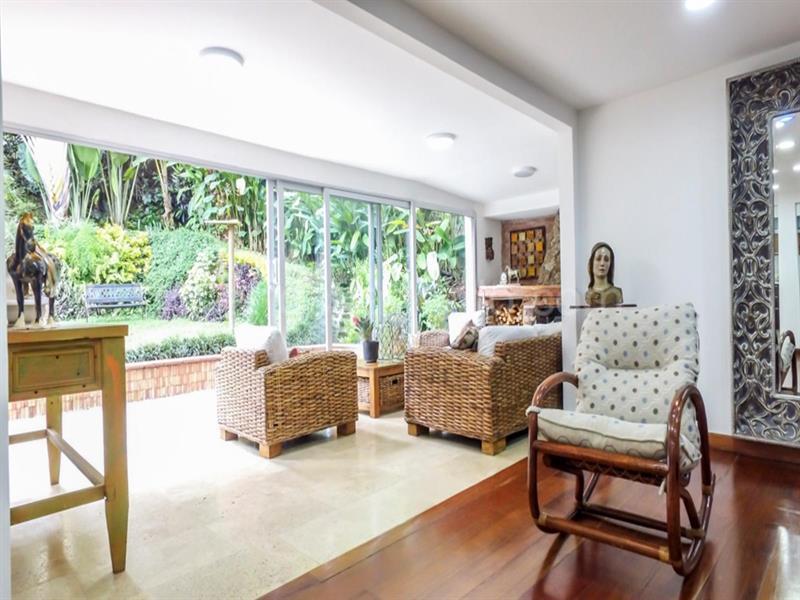 Independent House for Mixed Use in Poblado - 2