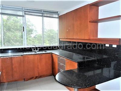 Apartamento de 3 alcobas en venta en El Poblado, Medellín, 270 m² · foto 4 de 20