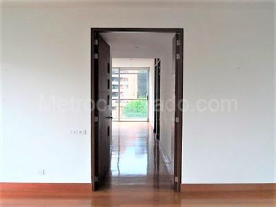 Apartamento de 3 alcobas en venta en El Poblado, Medellín, 270 m² · foto 6 de 20