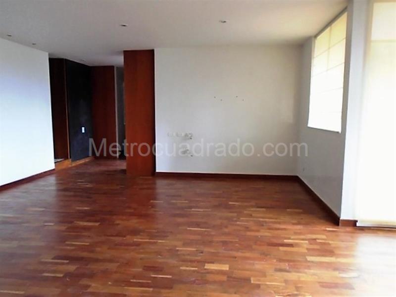 Apartamento Amplio de 2 Alcobas en Castropol - 2