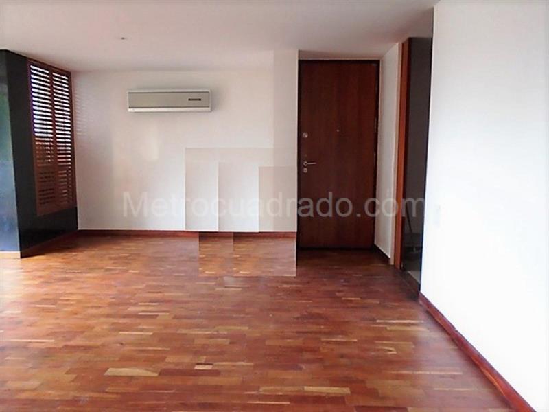 Apartamento Amplio de 2 Alcobas en Castropol - 4