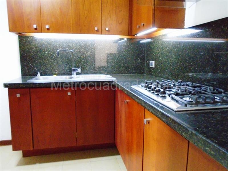 Apartamento Amplio de 2 Alcobas en Castropol - 6