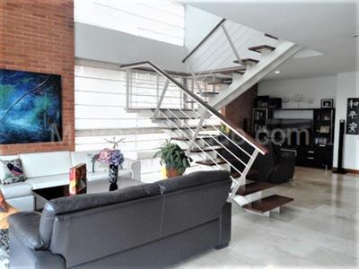 Apartamento de 3 alcobas en arriendo en Alejandría, Medellín, 217 m² · foto 2 de 18