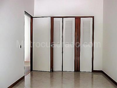 Casa de 4 alcobas en venta en El Poblado, Medellín, 370 m² · foto 12 de 20