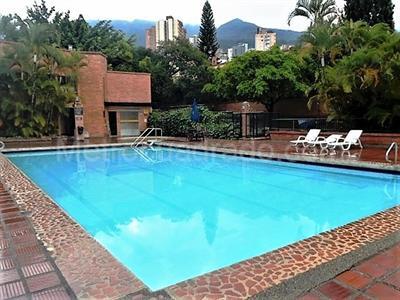 Casa de 4 alcobas en venta en El Poblado, Medellín, 370 m² · foto 19 de 20