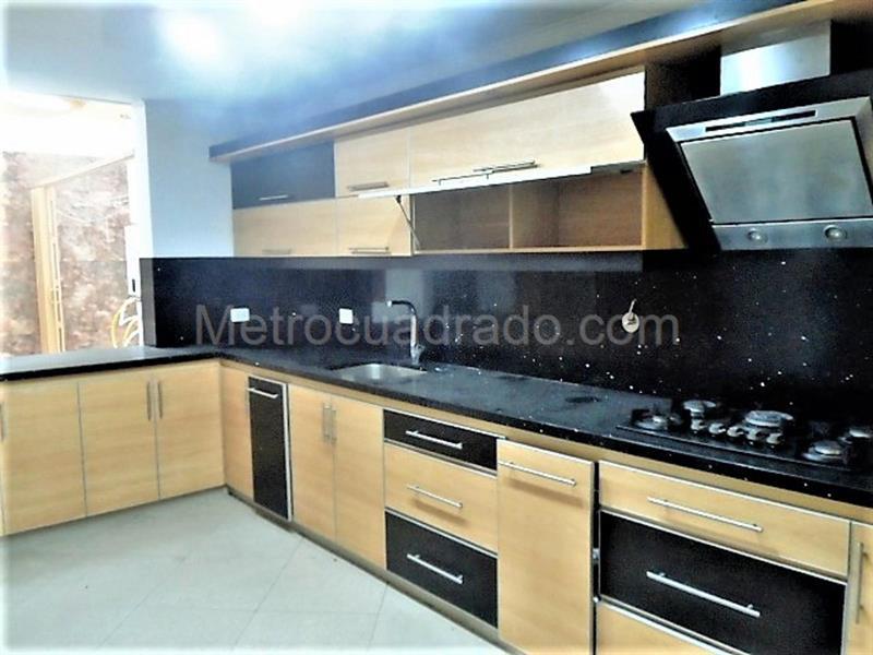 Casa en Venta y Arriendo, Poblado, Medellín - Widok 3