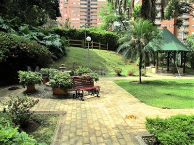 Apartamento de 3 alcobas en venta en El Poblado, Medellín, 264 m² · foto 17 de 18