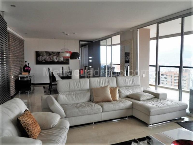 Apartamento Amplio de 3 Alcobas en El Poblado (Parra) - 2