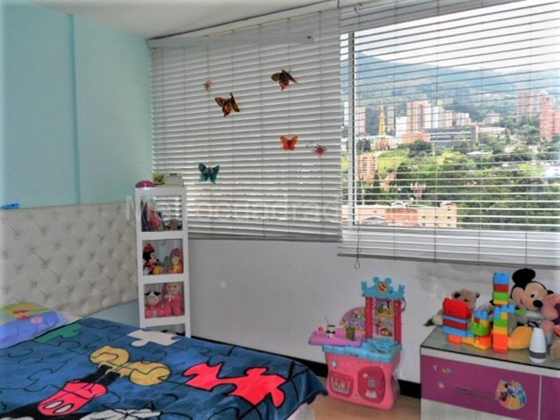 Apartamento Amplio de 3 Alcobas en El Poblado (Parra) - 7