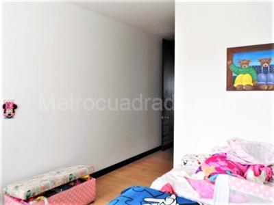 Apartamento en venta en El Poblado, Medellín · foto 8 de 19
