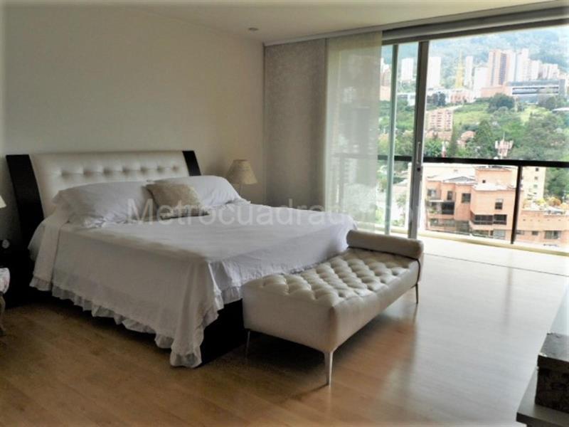 Apartamento Amplio de 3 Alcobas en El Poblado (Parra) - 9