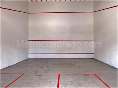 Casa de 5 alcobas en arriendo en Loma Escobero, Envigado, 270 m² · foto 14 de 17