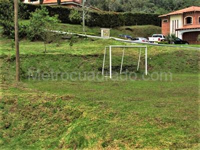 Casa de 5 alcobas en arriendo en Loma Escobero, Envigado, 270 m² · foto 16 de 17