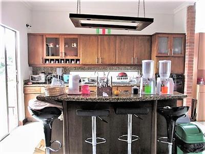 Casa de 5 alcobas en arriendo en Loma Escobero, Envigado, 270 m² · foto 6 de 17