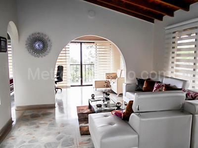 Casa de 4 alcobas en venta en Loma Del Escobero, Envigado, 700 m² · foto 11 de 20