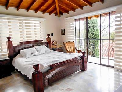 Casa de 4 alcobas en venta en Loma Del Escobero, Envigado, 700 m² · foto 12 de 20