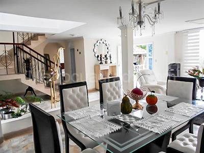 Casa de 4 alcobas en venta en Loma Del Escobero, Envigado, 700 m² · foto 3 de 20