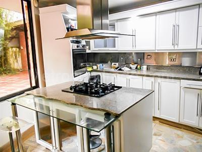 Casa de 4 alcobas en venta en Loma Del Escobero, Envigado, 700 m² · foto 6 de 20