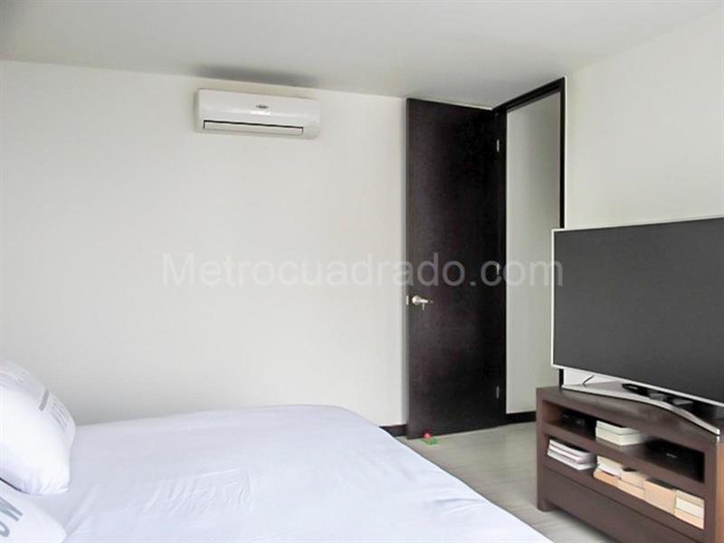 2BR Duplex Apartment for Rent & Sale in El Poblado with Terrace & BBQ - 9