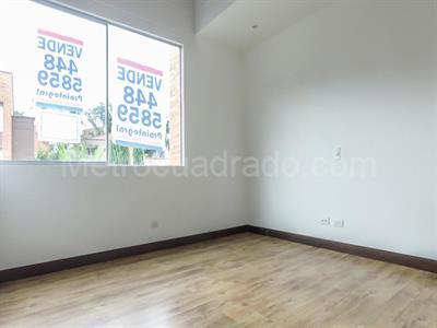 Casa de 3 alcobas en arriendo en El Escobero, Envigado, 300 m² · foto 10 de 17