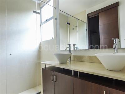 Casa de 3 alcobas en arriendo en El Escobero, Envigado, 300 m² · foto 13 de 17