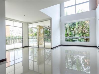 Casa de 3 alcobas en arriendo en El Escobero, Envigado, 300 m² · foto 2 de 17