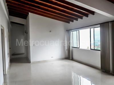 Apartamento en venta en El Poblado, Medellín · foto 2 de 19