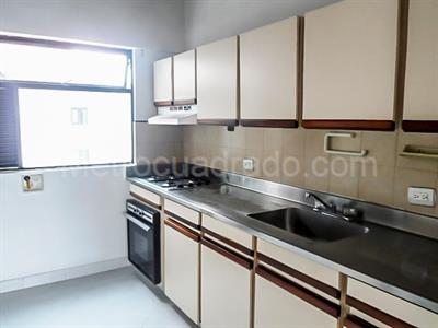 Apartamento en venta en El Poblado, Medellín · foto 4 de 19