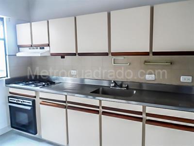 Apartamento en venta en El Poblado, Medellín · foto 5 de 19