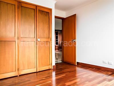 Apartamento de 4 alcobas en venta en El Diamante No. 2, Medellín, 342 m² · foto 16 de 19