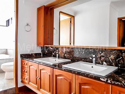 Apartamento de 4 alcobas en venta en El Diamante No. 2, Medellín, 342 m² · foto 17 de 19