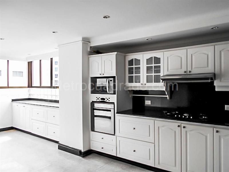 4BR Apartment with Jacuzzi and Covered Balcony in El Poblado (El Diamante) - 7