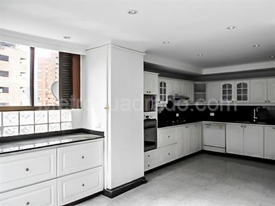 Apartamento de 4 alcobas en venta en El Diamante No. 2, Medellín, 342 m² · foto 8 de 19