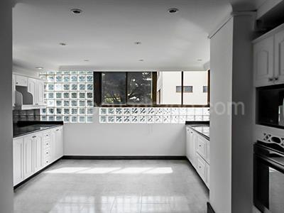 Apartamento de 4 alcobas en venta en El Diamante No. 2, Medellín, 342 m² · foto 9 de 19
