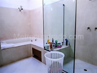 Casa de 5 alcobas en venta en El Poblado, Medellín, 450 m² · foto 14 de 20