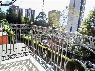 Casa de 5 alcobas en venta en El Poblado, Medellín, 450 m² · foto 17 de 20