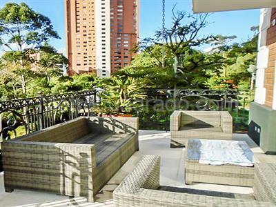 Casa de 5 alcobas en venta en El Poblado, Medellín, 450 m² · foto 18 de 20