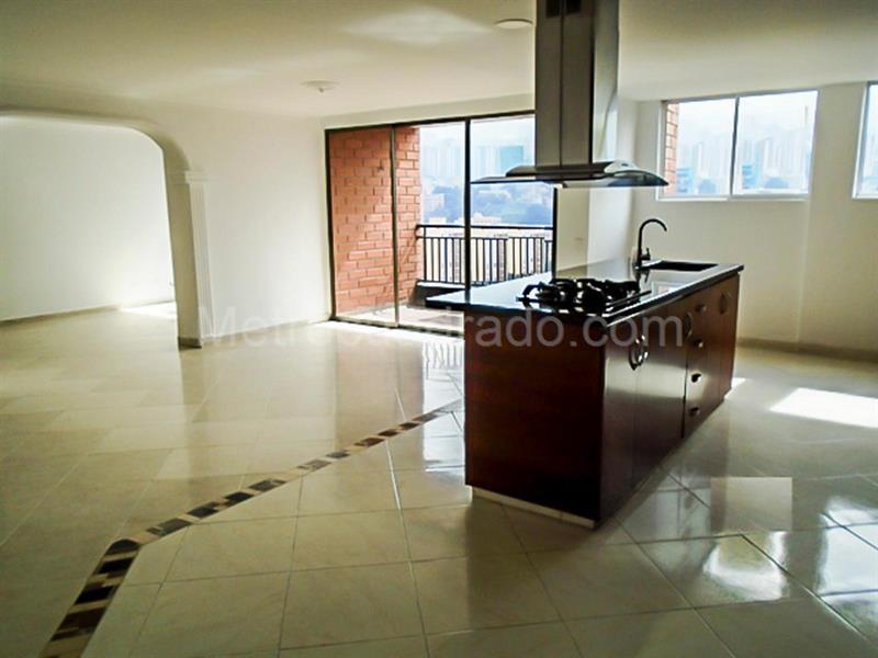 4BR Apartment in Jardines (200 m²) - 2
