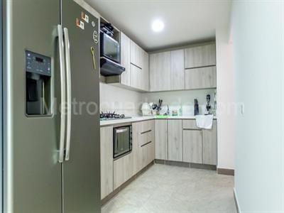 Apartamento de 3 alcobas en venta en El Tesoro, Medellín, 147 m² · foto 7 de 17
