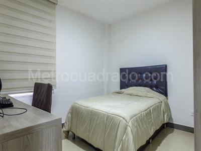 Apartamento de 3 alcobas en venta en El Tesoro, Medellín, 147 m² · foto 9 de 17