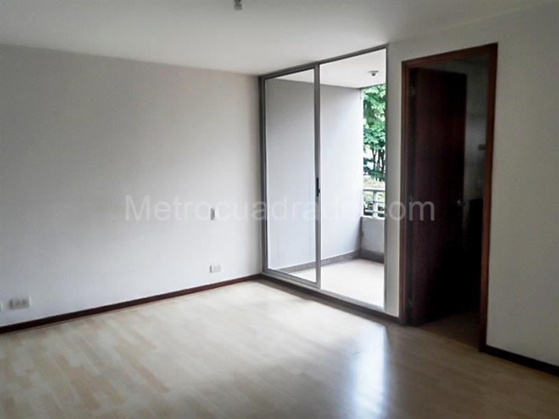 Apartamento de 3 Alcobas con Piscina y Gimnasio en El Poblado (Los Balsos 2) - 9
