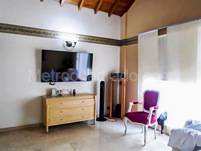 Casa de 4 alcobas en venta en El Poblado, Medellín, 264 m² · foto 12 de 19