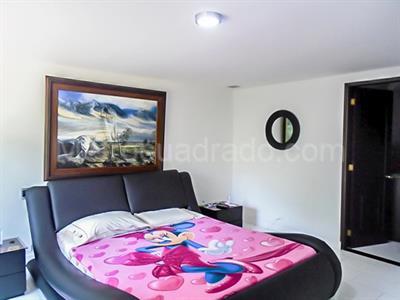 Casa en arriendo en El Poblado, Medellín · foto 12 de 20