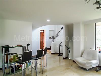 Casa en arriendo en El Poblado, Medellín · foto 4 de 20