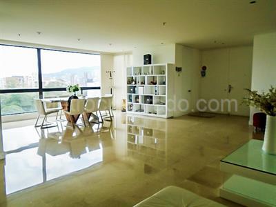 Apartamento en venta en El Poblado, Medellín · foto 2 de 16