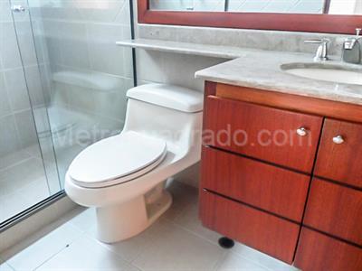 Apartamento en arriendo en El Poblado, Medellín · foto 15 de 20